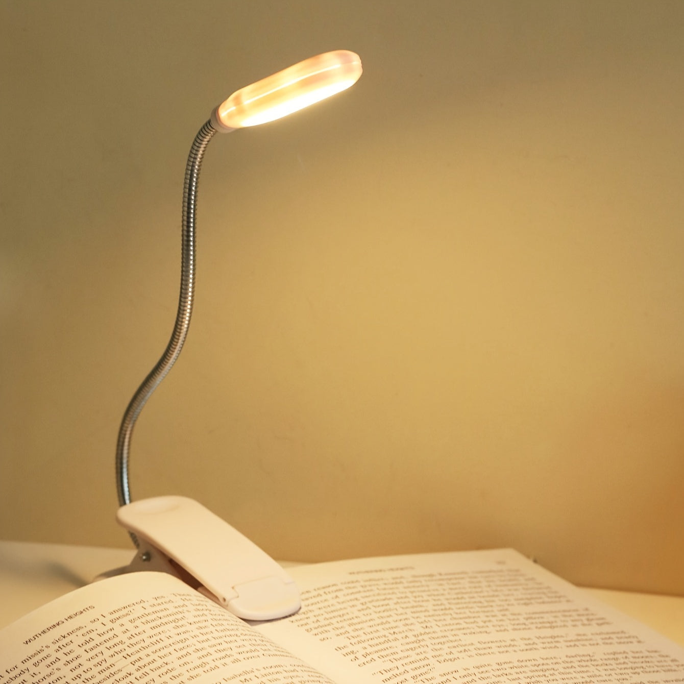 Lámpara de lectura LED ajustable con clip de luz amarilla para lectura