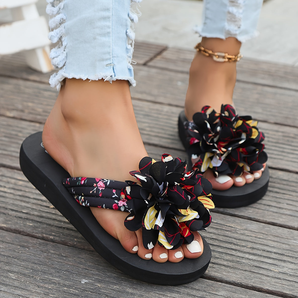 Women's Flower Decor Flip Flops Casual Light Beach Shoes