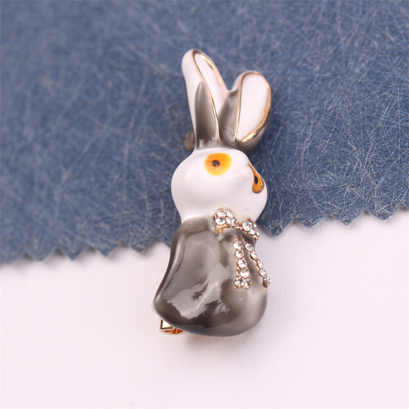Rabbit Brooch with Rhinestones, Elegant Jewelry Accessory for Bags and Hats