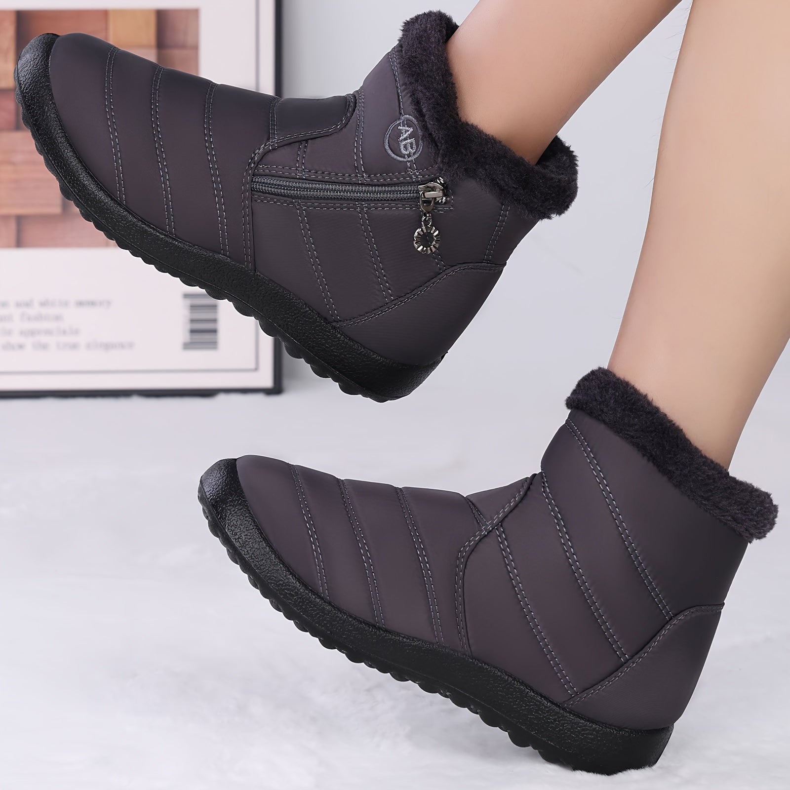 Women's Plush-Lined Winter Snow Boots with Side Zipper Faux Fur Collar