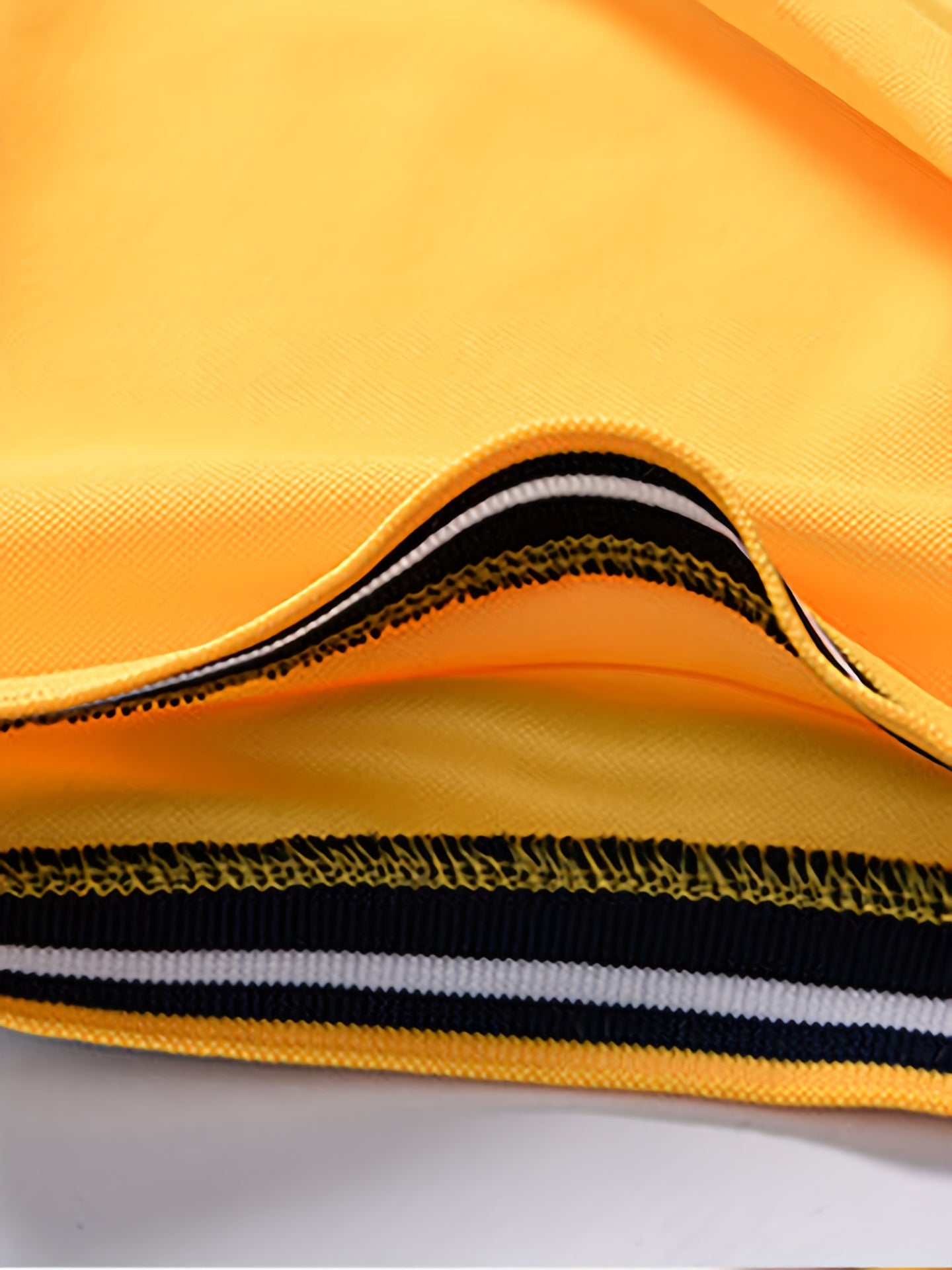 Katta o'lchamdagi qisqa yengli ko'ylaklar, plus o'lchamdagi erkaklar uchun, ish va norasmiy tadbirlar uchun mos, tennis va golf uchun ideal.