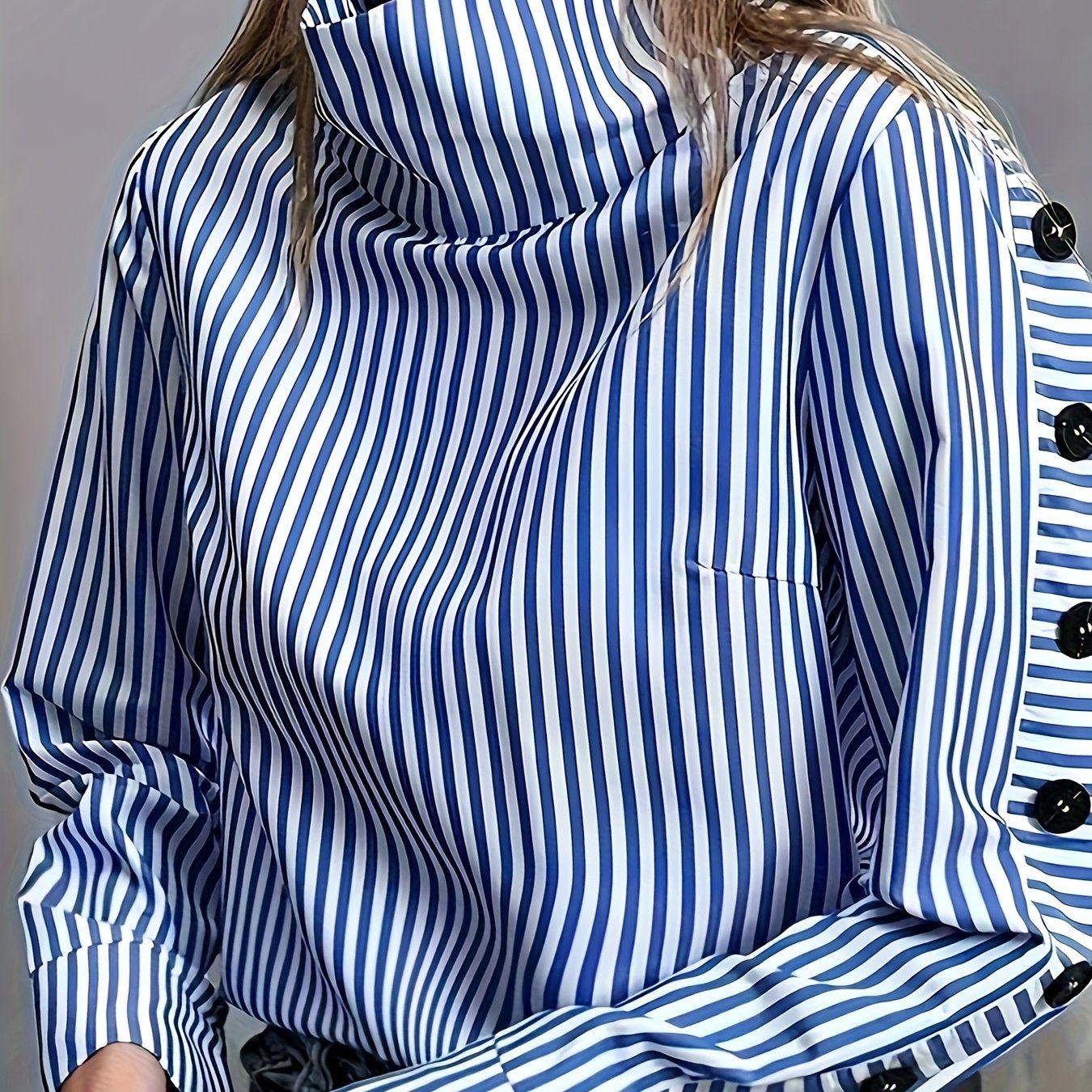 Plus o'lchamli ayollar uchun uzun qolli chiziqli kofta qora tugma oldi ko'rinmaydigan