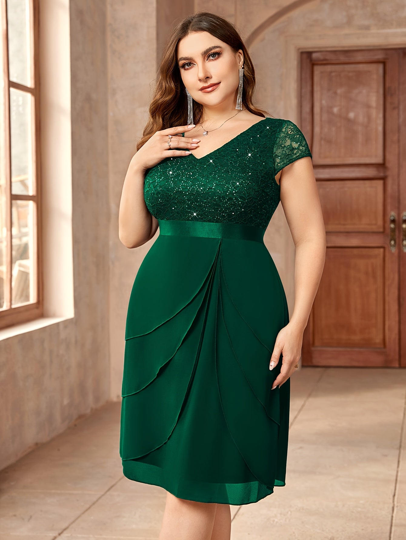 Plus Size Women's Formal Lace Dress with Tiered Chiffon Skirt