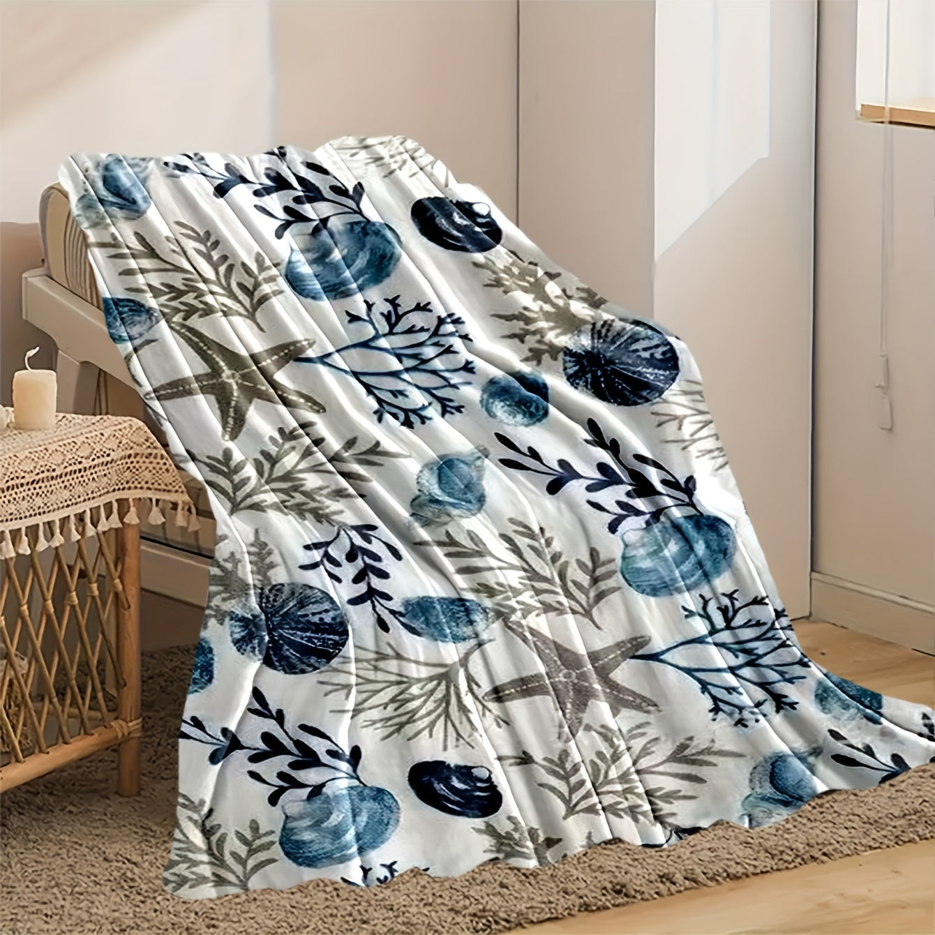 Floral Fleece Throw Blanket Soft Knitted Polyester for All Seasons Indoor Outdoor