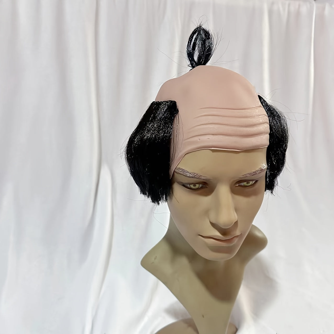 Skin Glue for Bald Heads and Wigs, Shiny Finish, Easy to Apply