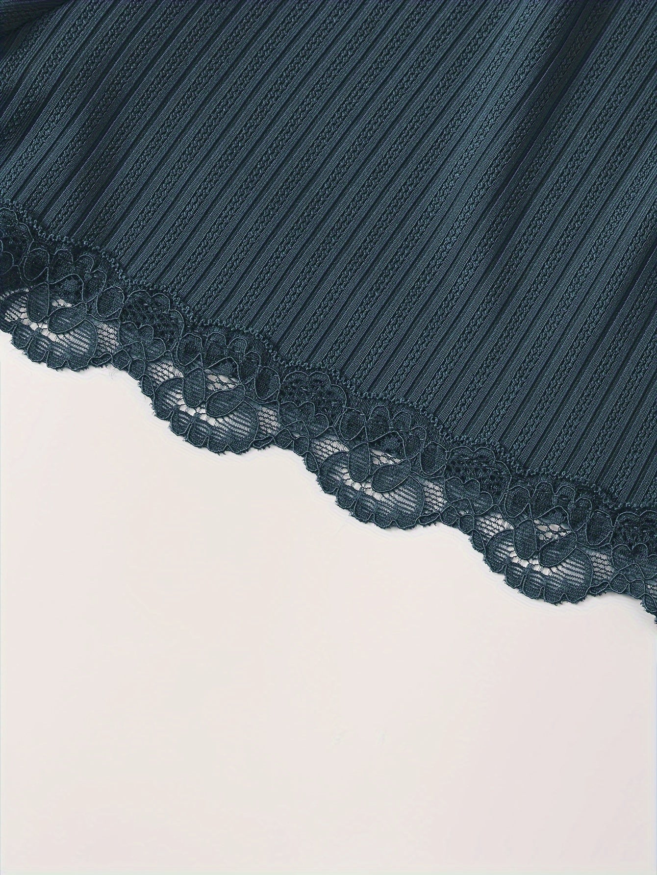 Women's Ribbed Lace Trim Pajama Set V-Neck Crop Top and Shorts Summer Nightwear