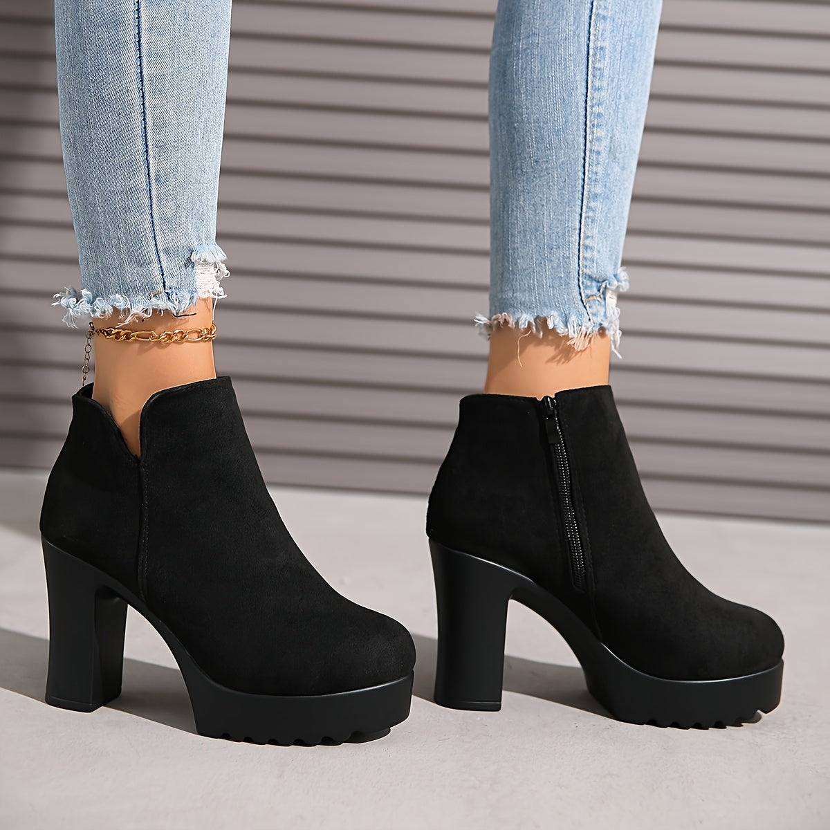 Женские ботинки из искусственной кожи на каблуке с массивной подошвой и боковой молнией