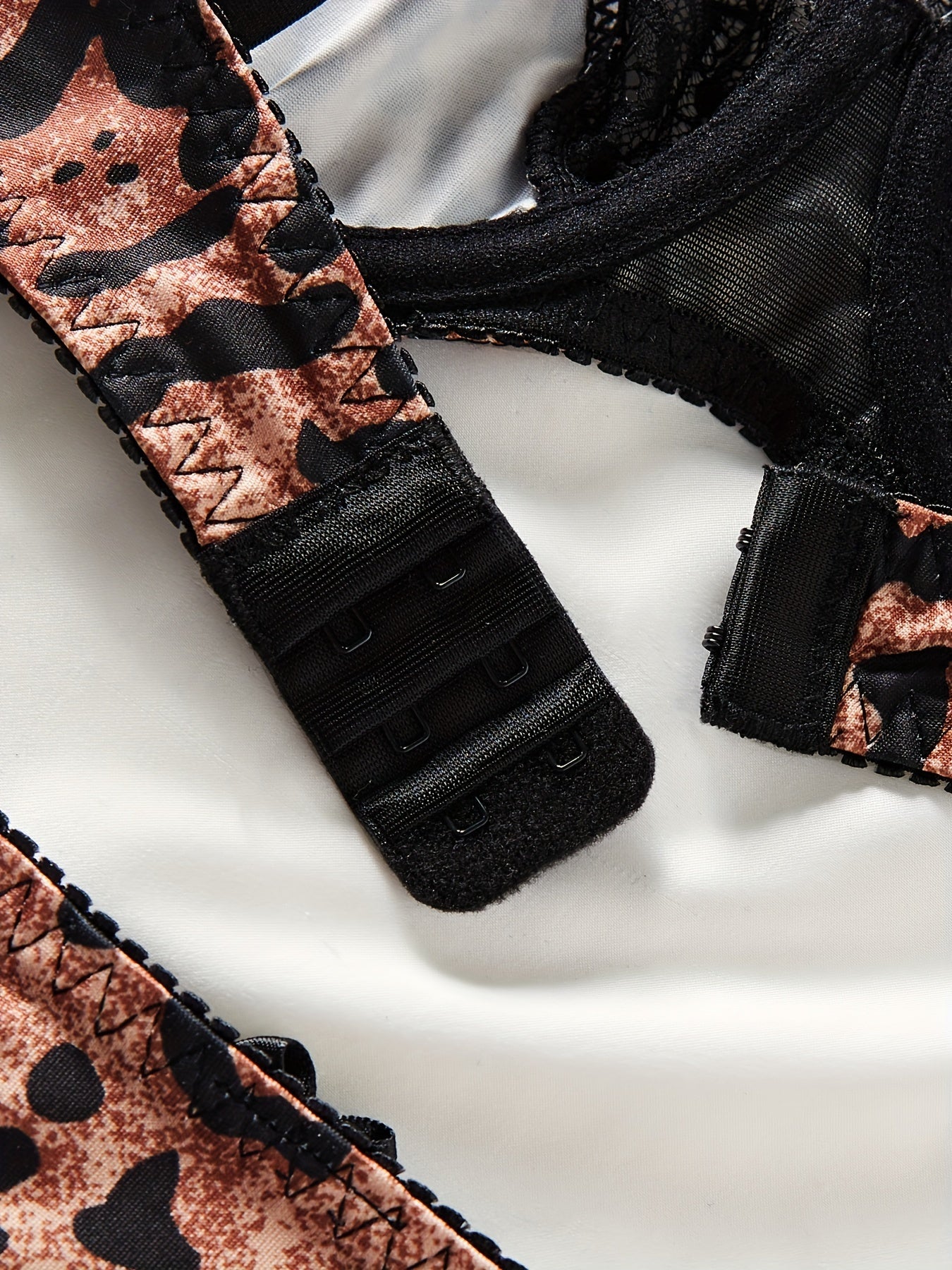 Women's Lace Seductive Lingerie Set with Adjustable Straps and Floral Design