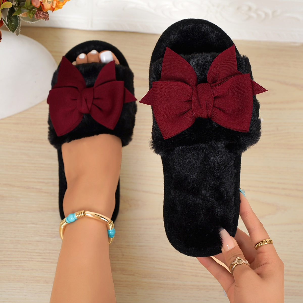 Women's Plush Indoor Slippers with Soft Bow, All-Season Comfort