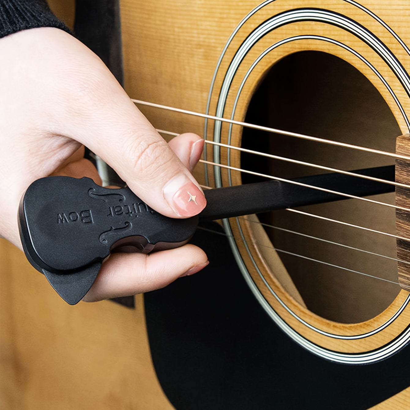 Arco de guitarra de PP negro para instrumentos clásicos y folclóricos Herramienta portátil creativa para puntear