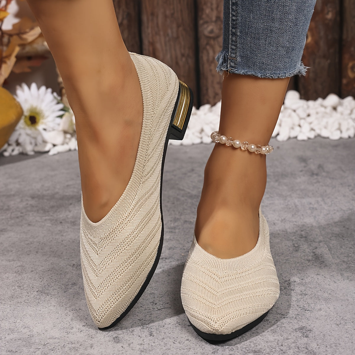 Women's Embroidered Flat Shoes - Pointed Toe, White, Breathable, All-Season