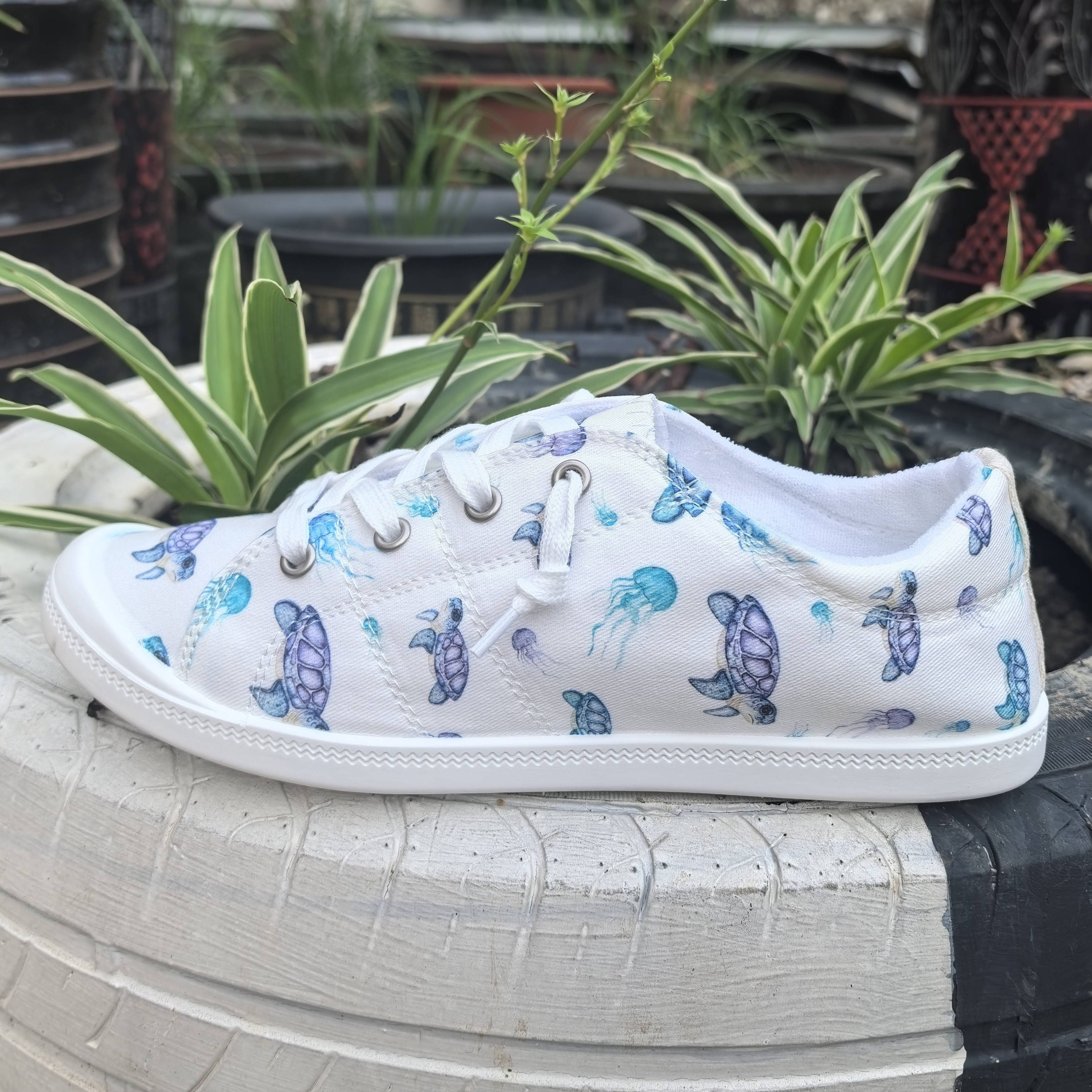 Women's White Jellyfish and Sea Turtle Print Casual Sneakers Breathable Flat Shoes