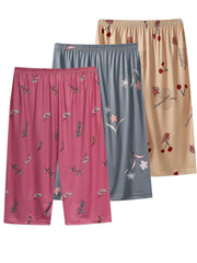 3 ta ayollar uchun plussiz o'lchamdagi gullar naqshidagi uyqu shortiklari, elastik bel va keng kesim bilan.