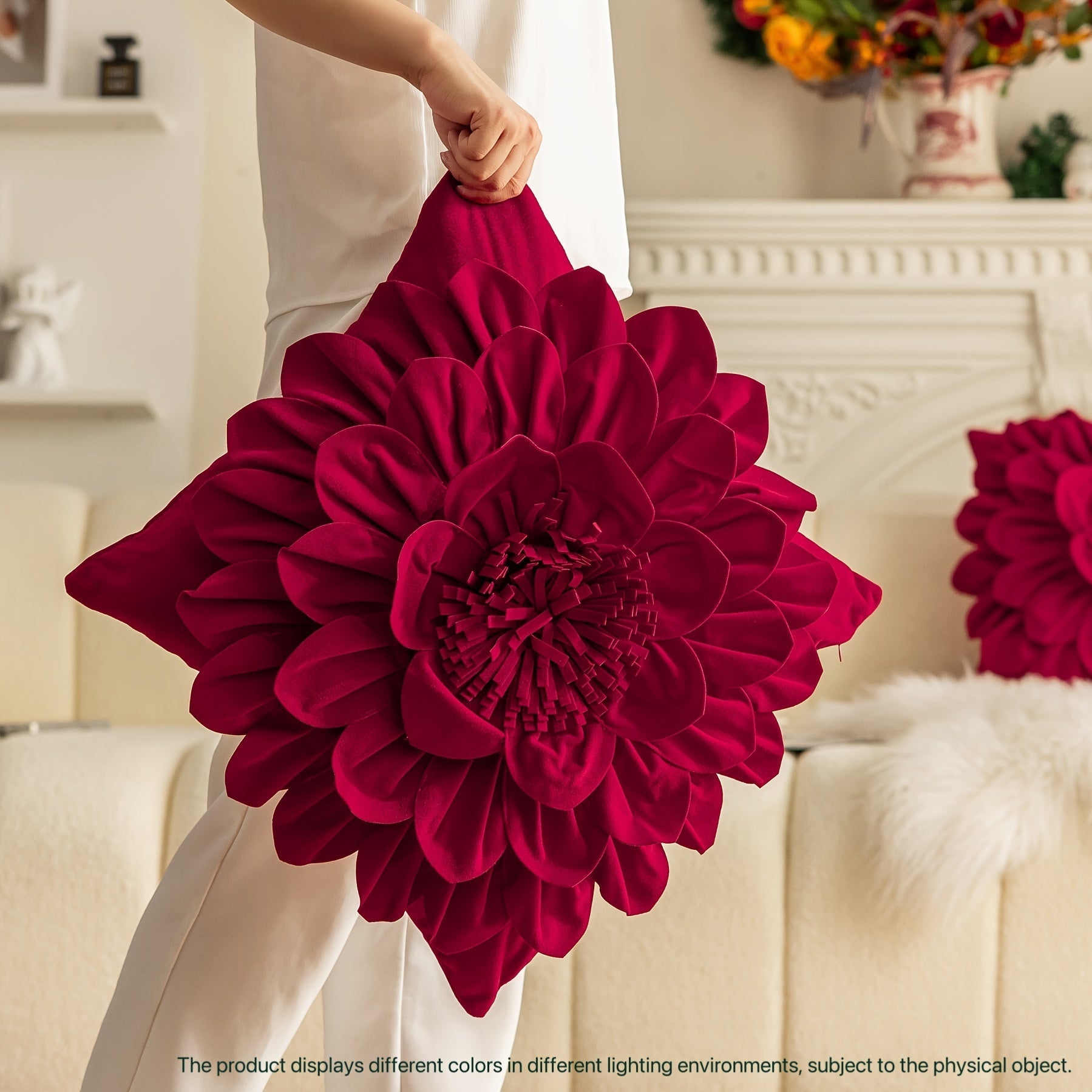 Bayram ruhiga kirish uchun bizning Festiv 3D Gullar Velur Yostiq Qopqog'imizni tanlang, u yumshoq, muzli tugatishga ega. Bayram uy bezaklaringizni Orange, Purple, Red, Green va Blue ranglarida mavjud variantlar bilan ko'taring. (Yostiq kiritilmagan)