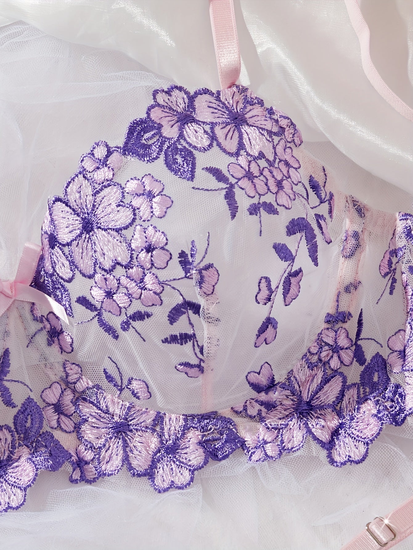 Women's Seductive Lace Lingerie Set with Adjustable Straps and Floral Design