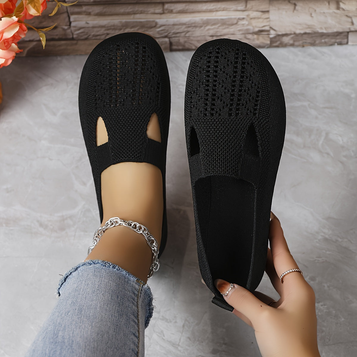 Women's Solid Color Breathable Knit Slip-On Flat Shoes