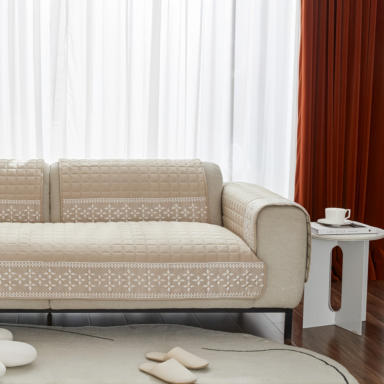 Квилтированные кружевные чехлы для угловых диванов, защищающие мебель и улучшающие домашний декор.