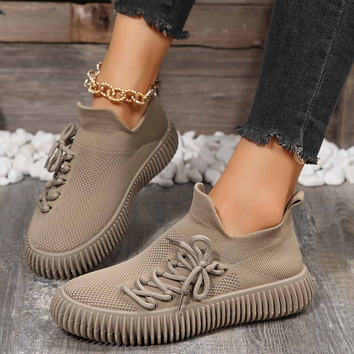 Women's Solid Color Breathable Knit Lace-Up Sneakers Low Top Shoes