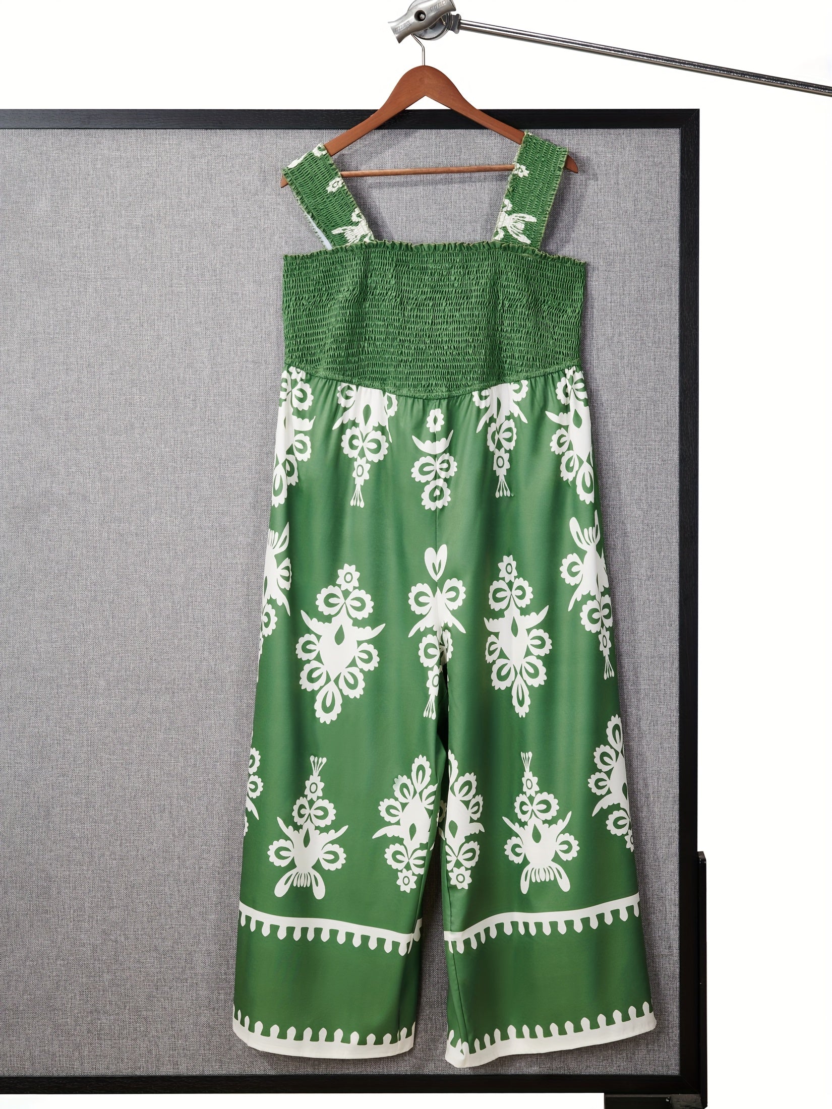 Women's Plus Size Green Floral Print Sleeveless Jumpsuit For Vacation