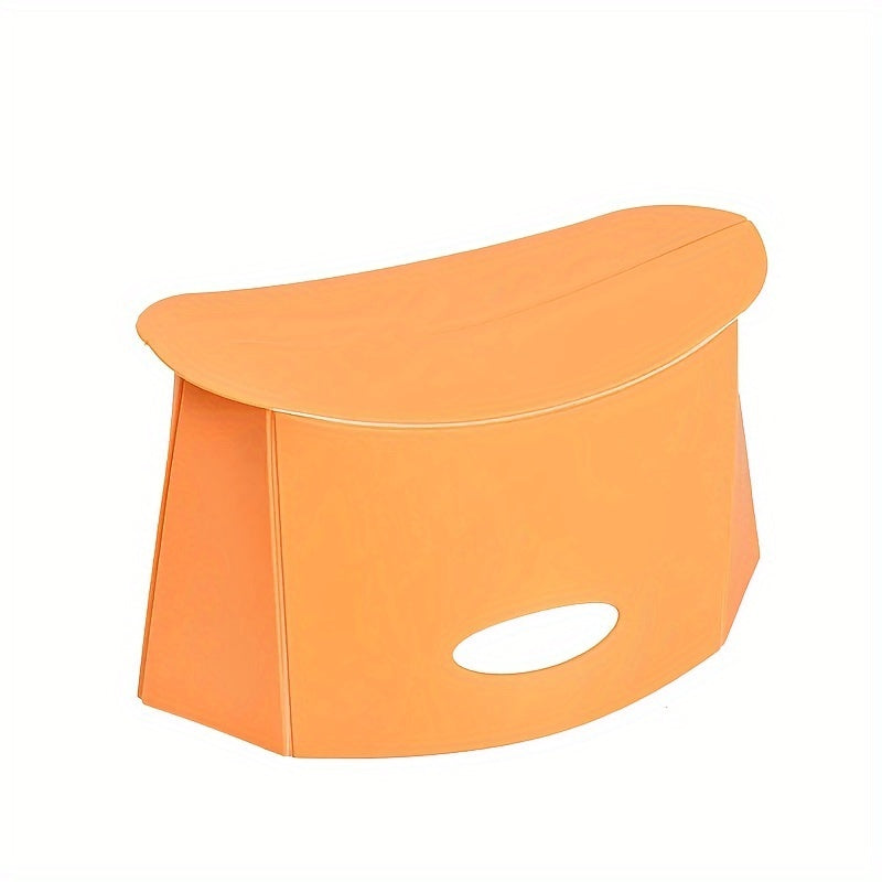 Sayohat va tashqarida faoliyat uchun ko‘chma ko‘k rangli yig‘iladigan stul