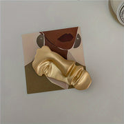Large Matte Gold Brooch with Literary Human Face Design for Fashion Accessories