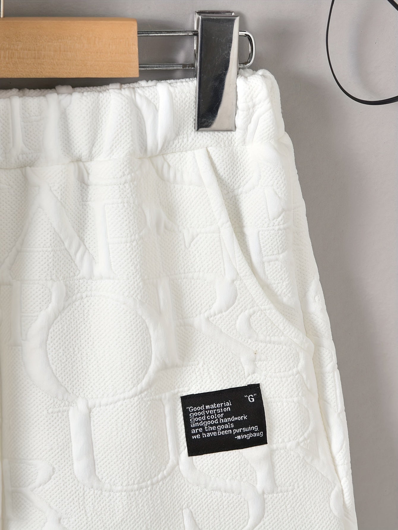 Conjunto de camiseta y pantalones cortos de verano con jacquard del alfabeto para niño