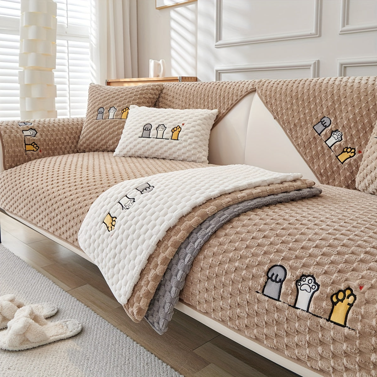 Funda de sofá de terciopelo con bordado de perro de dibujos animados, antideslizante, de felpa gruesa, protector de muebles