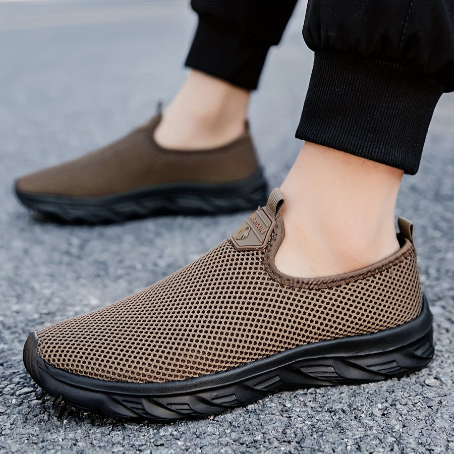 Plus-Size Casual Sports Shoes for Men and Women Mesh Slip-On Low Top All-Season