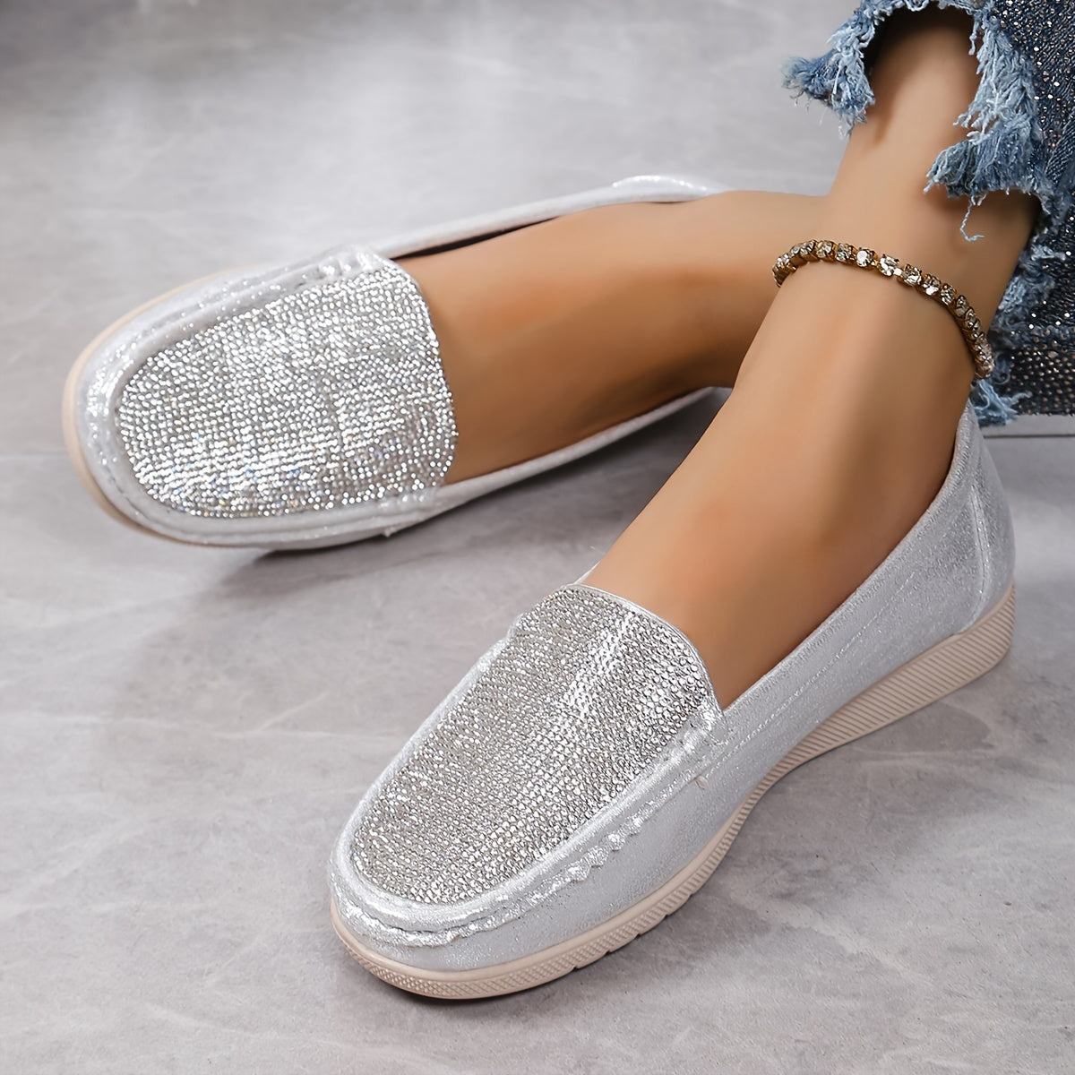 Women's Stylish Flat Shoes With Round Toes and Simple Design