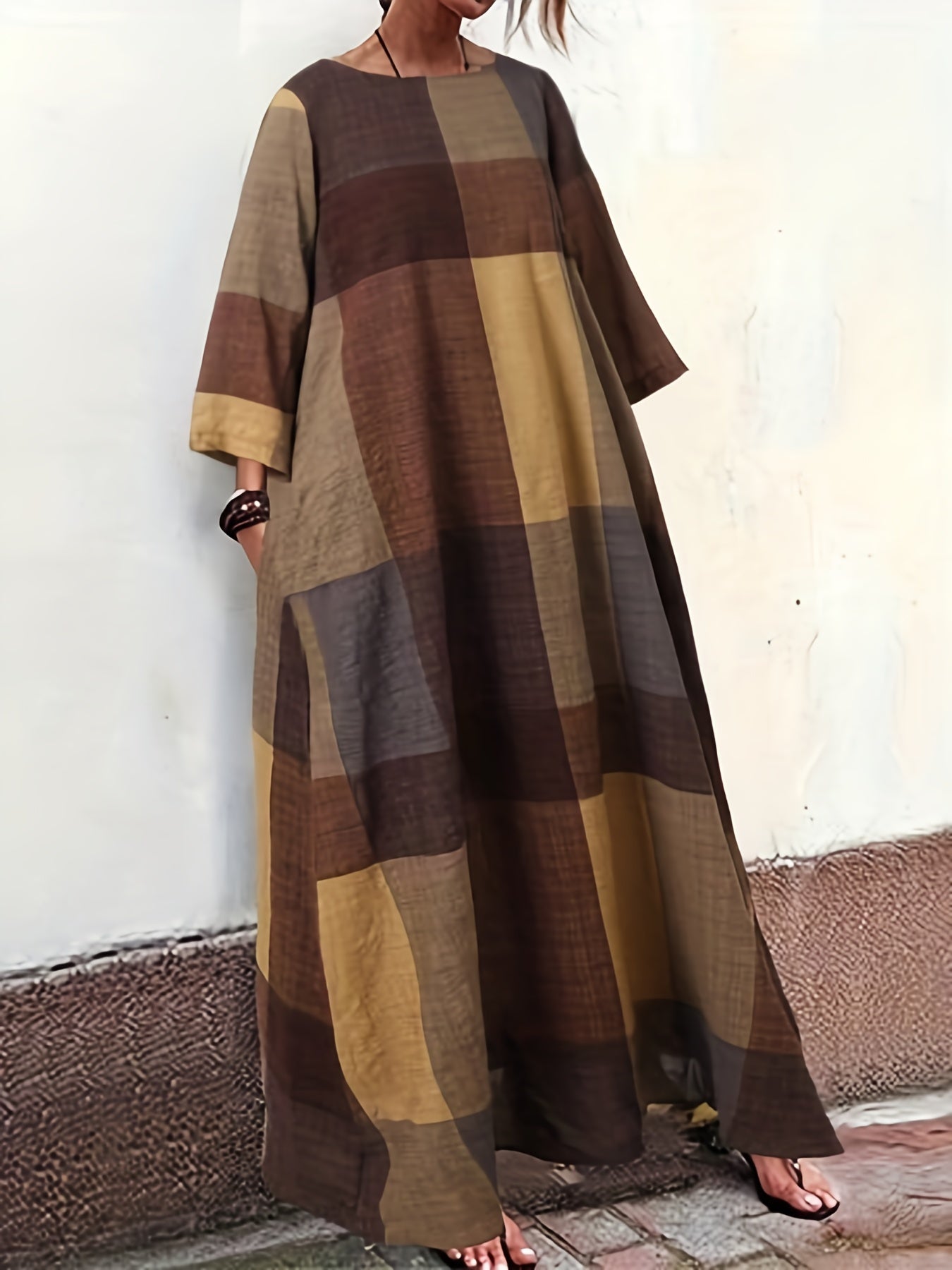 Plus Size Women's Colorblock Grid Print Maxi Dress with Long Sleeves and Round Neck