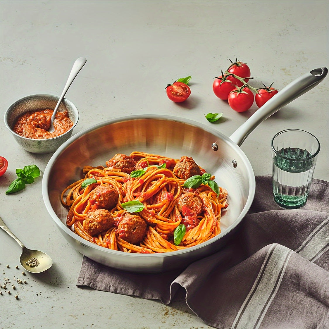 Juego de sartenes antiadherentes de acero inoxidable apto para horno y compatible con inducción