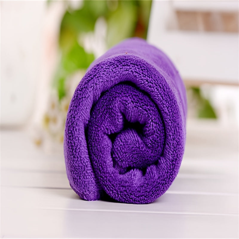 Yengil mikroto'qima sochiq - lagerda, sportda, suzishda va sayohatda foydalanish uchun mukammal - tez quriydi va yaxshi namlaydi.