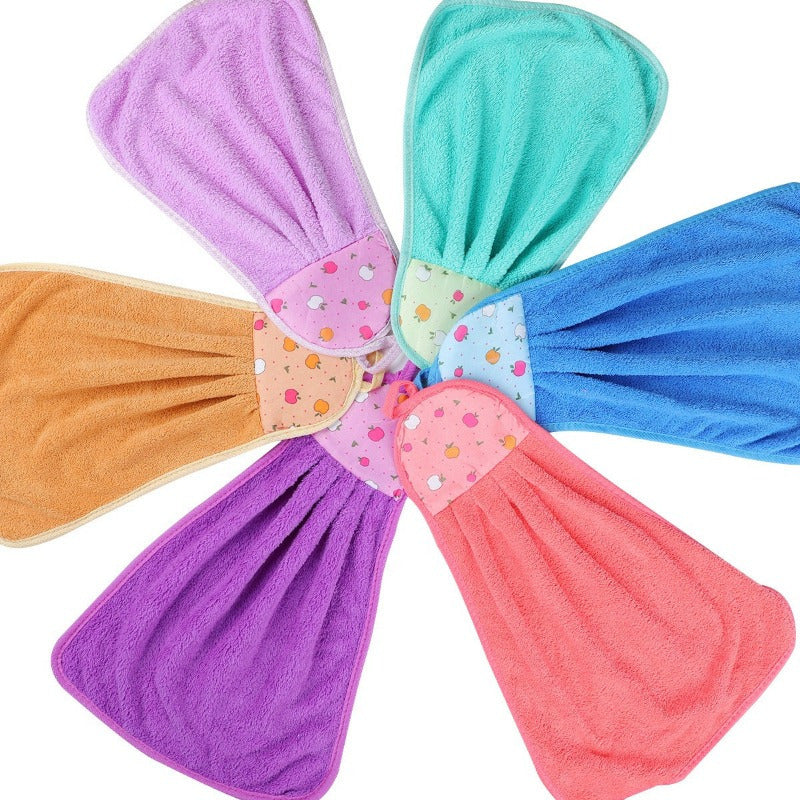 Ushbu to'plamda sizning hammomingiz uchun 5 ta jozibali qo'l sochiq, shuningdek, sharf va artib to'siqlari mavjud. Oshxona sochiqlari ayniqsa, suvni samarali yutish uchun ishlab chiqilgan bo'lib, hech qanday zerikarli tolali qoldiq qoldirmaydi.