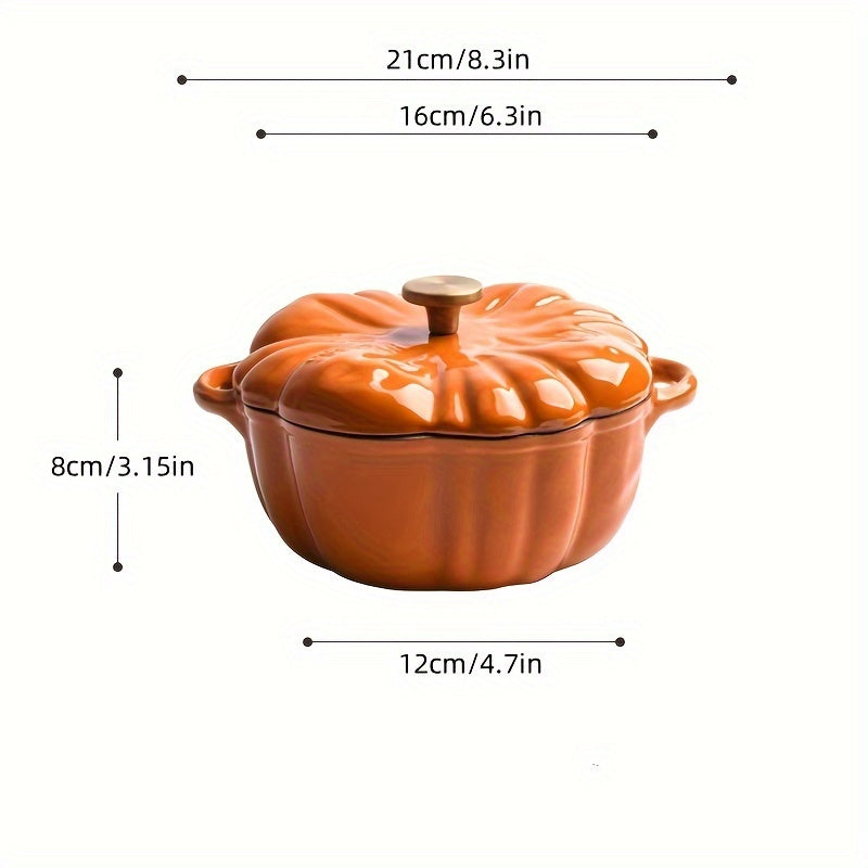 Набор посуды, включая чугунную кастрюлю в форме тыквы с золотой крышкой, двойными ручками и совместимостью с духовкой, плитой и газом.