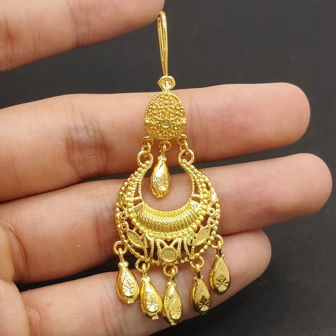 Pendientes vintage boho con borla dorada para bodas y fiestas