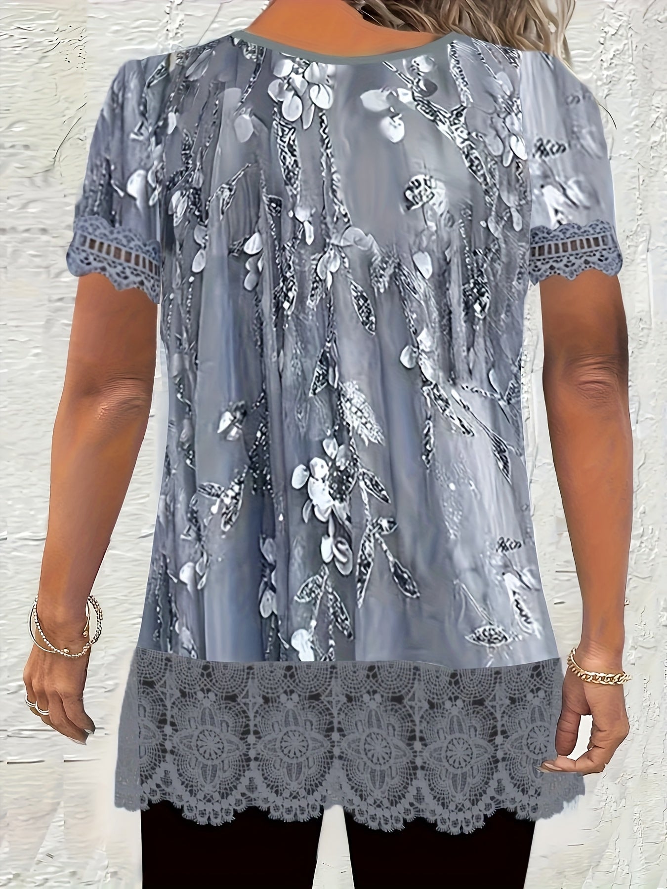 Plus Size Women's Floral Print V-Neck Short Sleeve T-Shirt Breathable Stretch Fabric