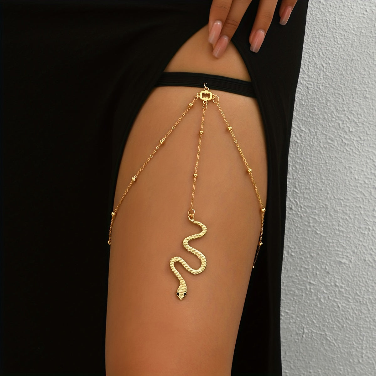 Women's Beach Body Chain with Serpent Pendant Thigh Chain for Summer Fashion