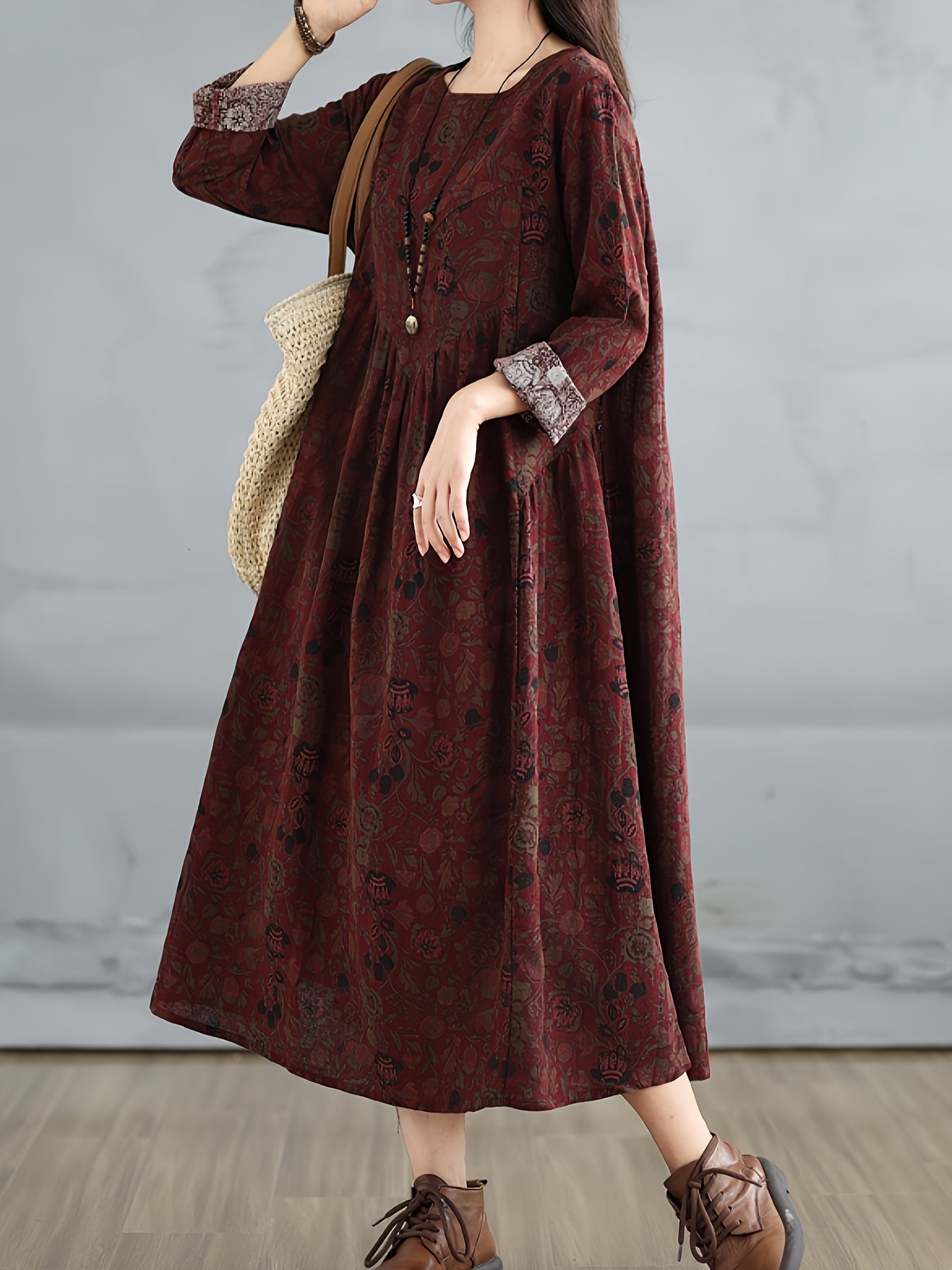 Chic vintage gullar bilan bezatilgan uzun yengli, dumaloq bo'yinli, A-siluetli, cho'ntakli, cho'zilmaydigan mato, ko'cha uslubi, keng kesim, ingichka ko'rinish. Faqat qo'l bilan yoki quruq tozalash.