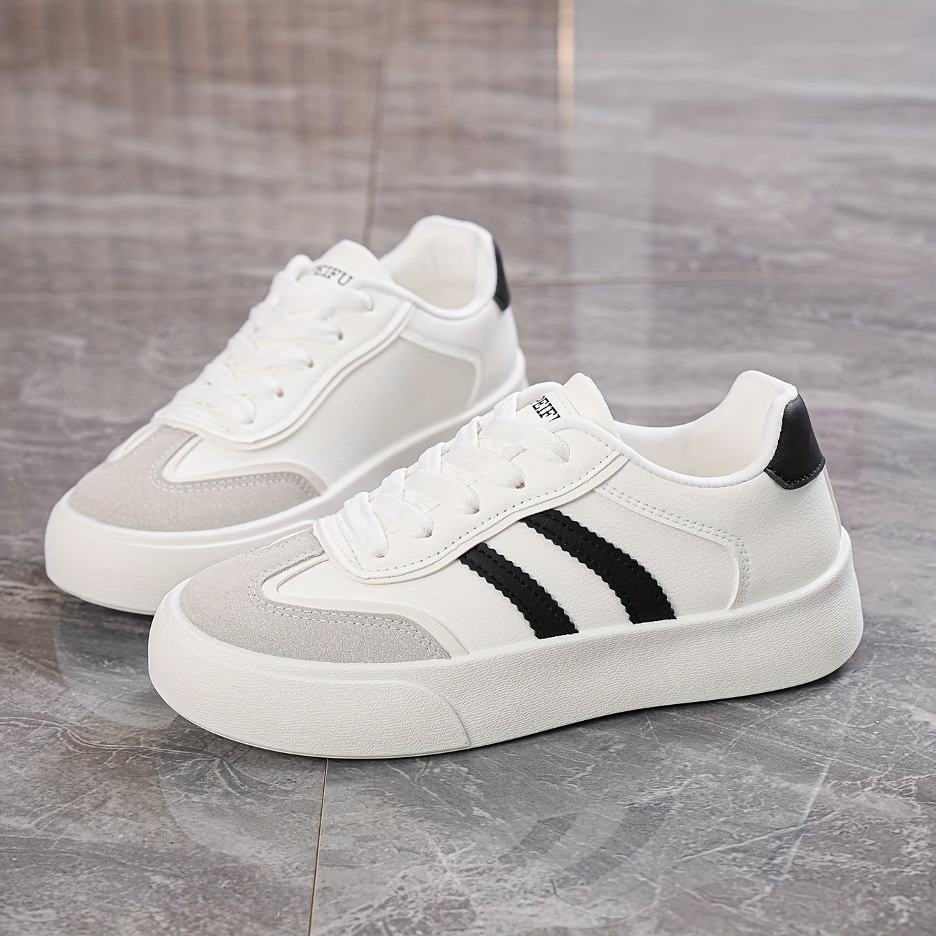 Women's White Low-Top Casual Sneakers Lightweight Lace-Up Shoes