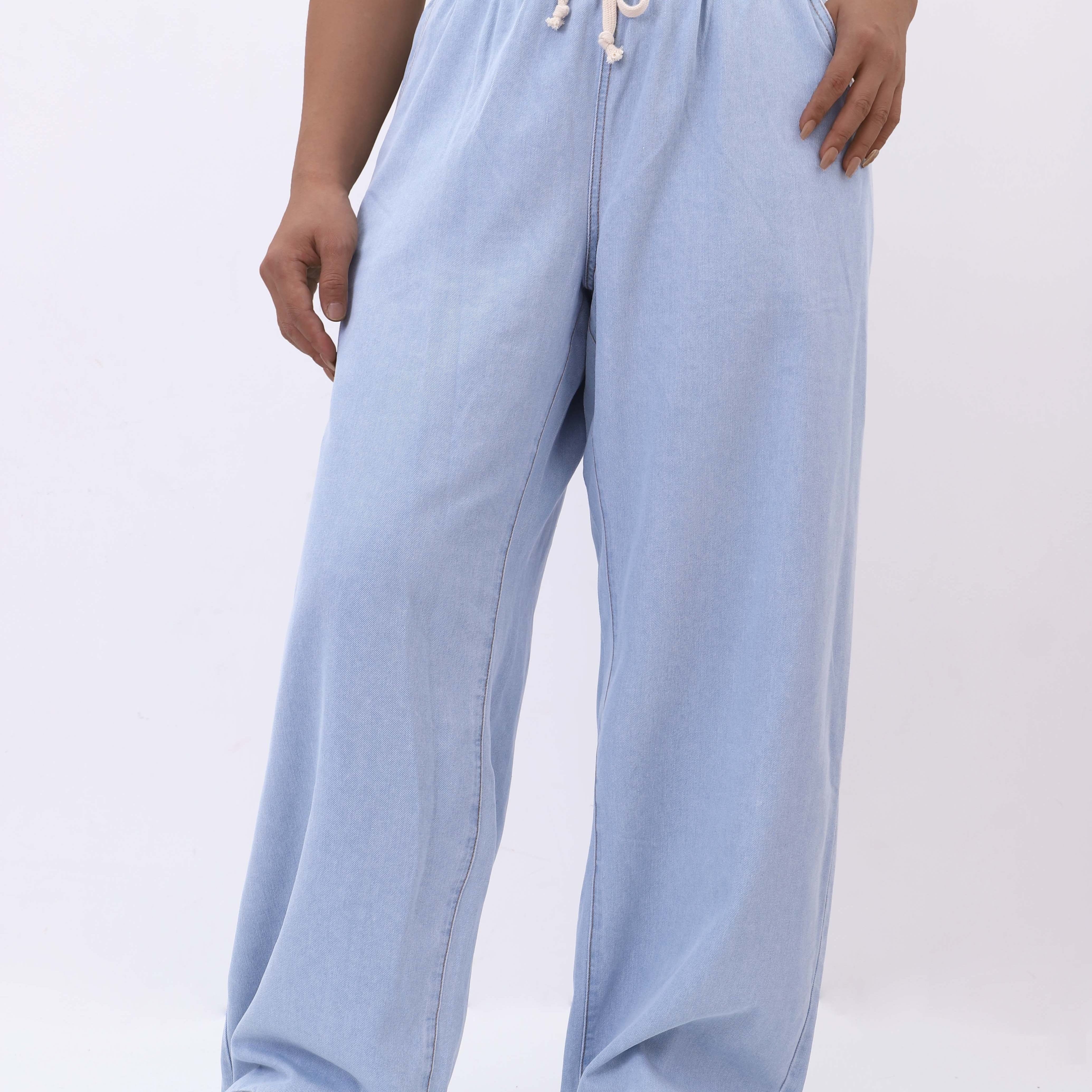 Ayollar uchun plussiz keng oyoqli jinsilar, yuqori bel, tortish qismi, bahor/kovak uchun bir rangli denim.