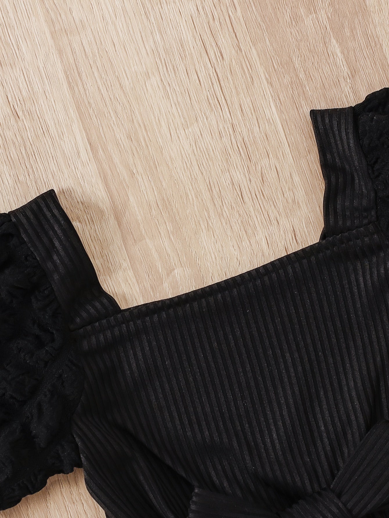 Шикарный короткий комбинезон с пузырьковыми рукавами и поясом для весны/лета