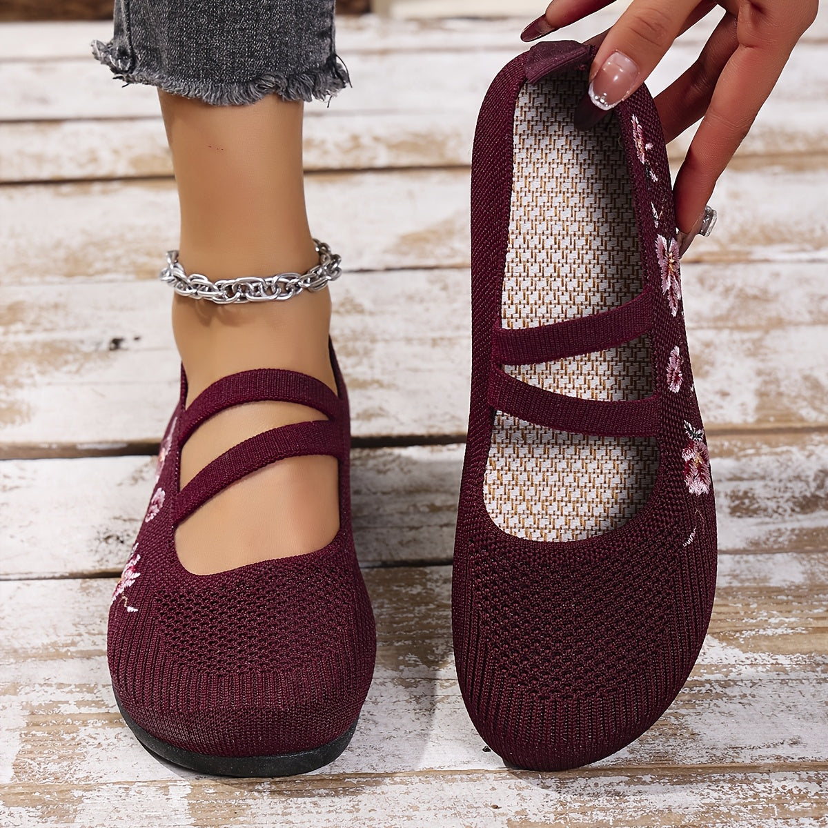 Ayollar uchun yozgi tikkama nafas oladigan kundalik tekis poyabzal