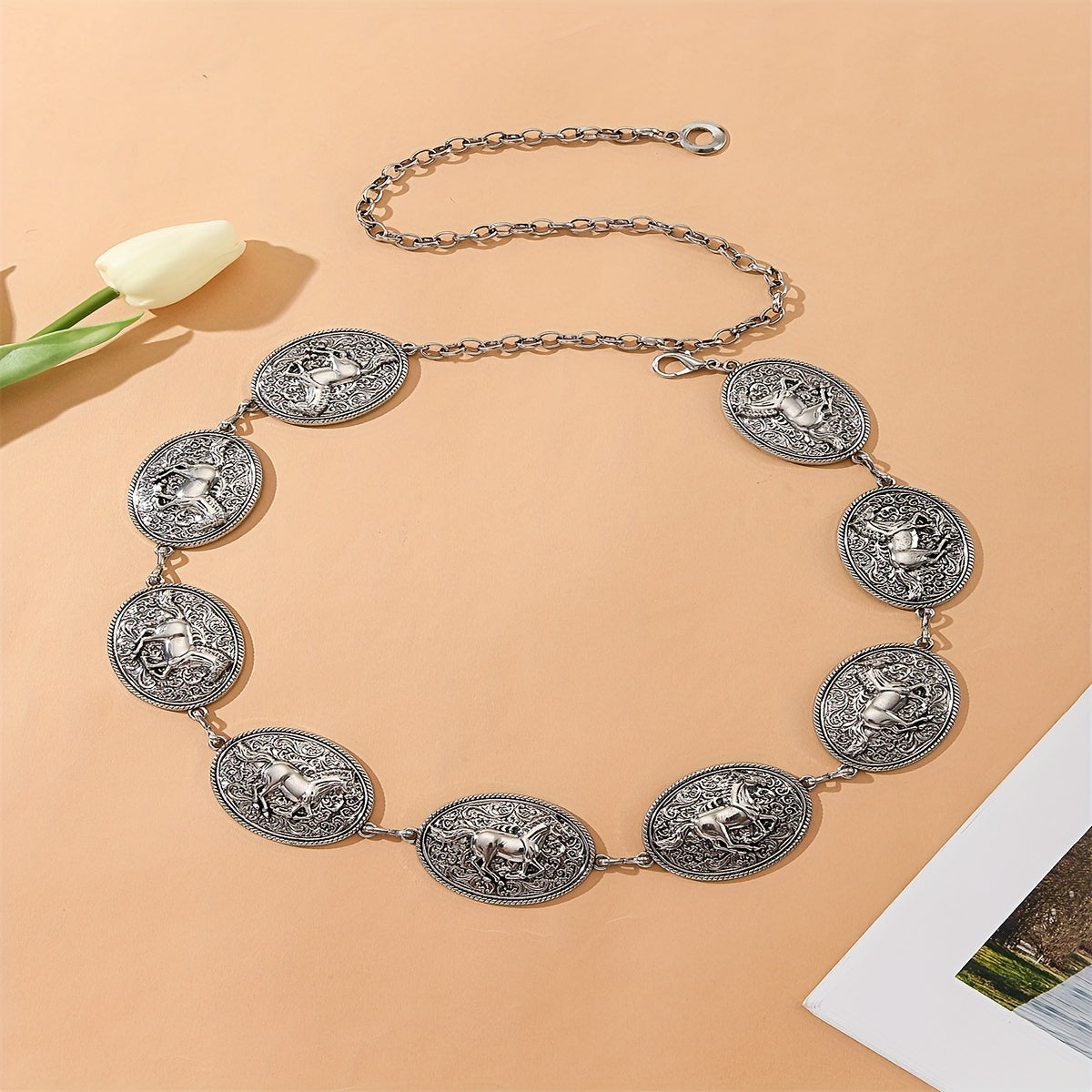 Ayollar uchun oltin teridan tayyorlangan belbog', 3D o'yma ot yugurish naqshli, sozlanadigan, kundalik aksessuar