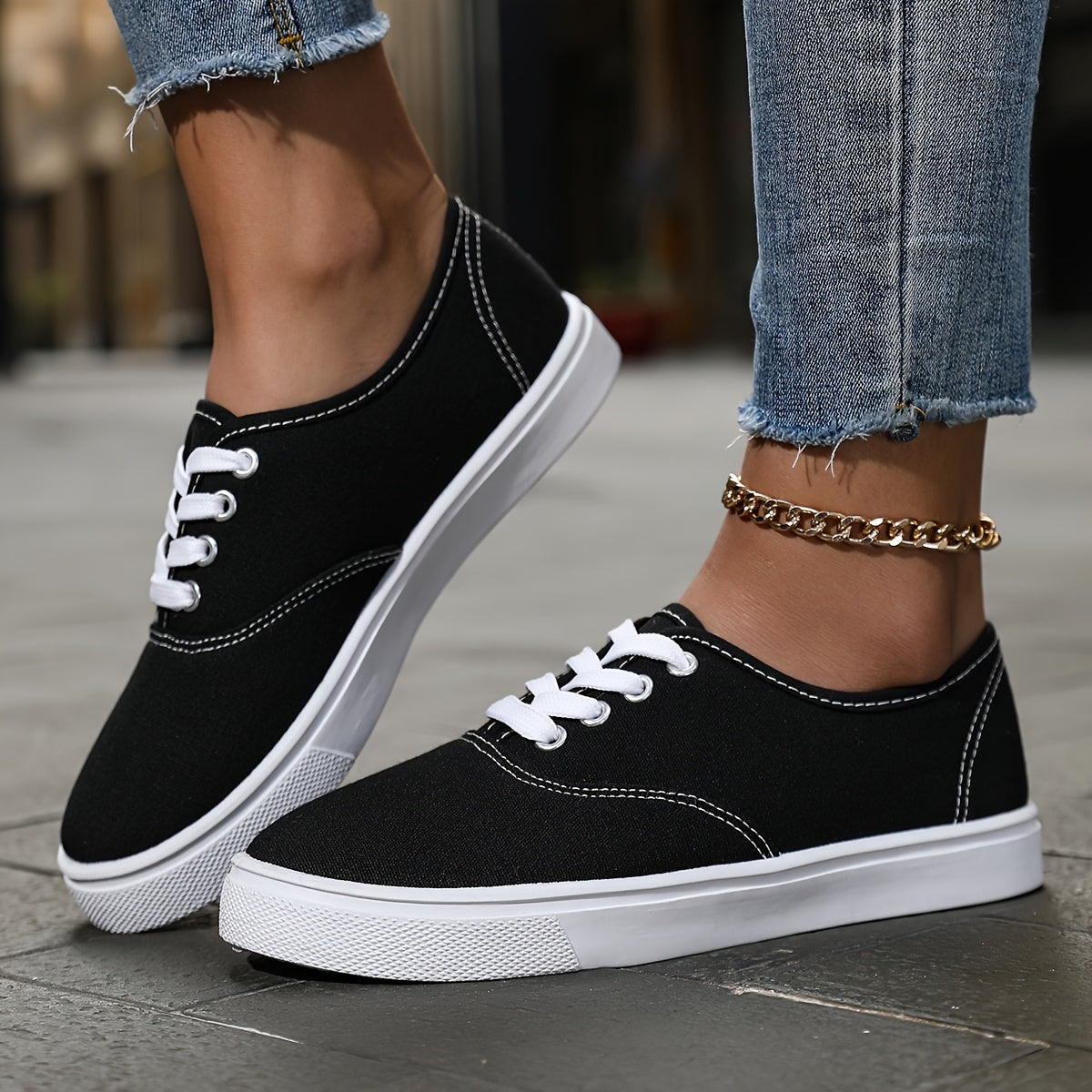 Women's Casual Lace-Up Sneakers Lightweight Low-Top Shoes Black White Blue
