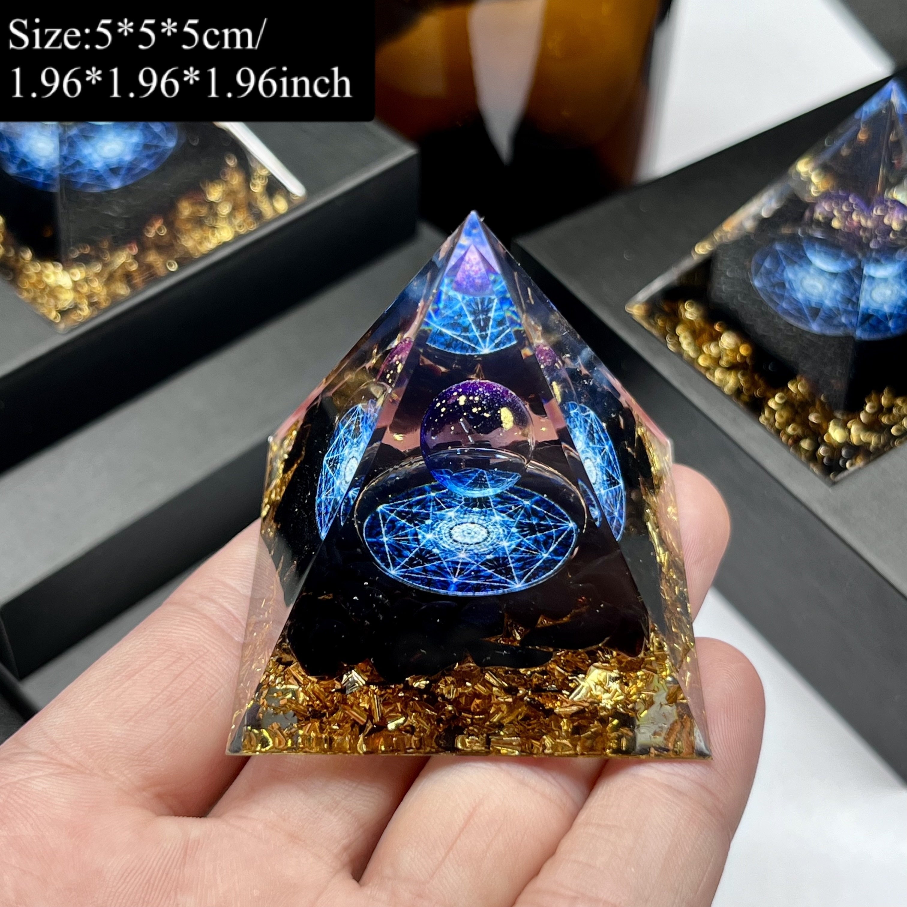 Ручная работа. Органическая пирамида с обсидиановыми чипсами для домашнего и офисного декора