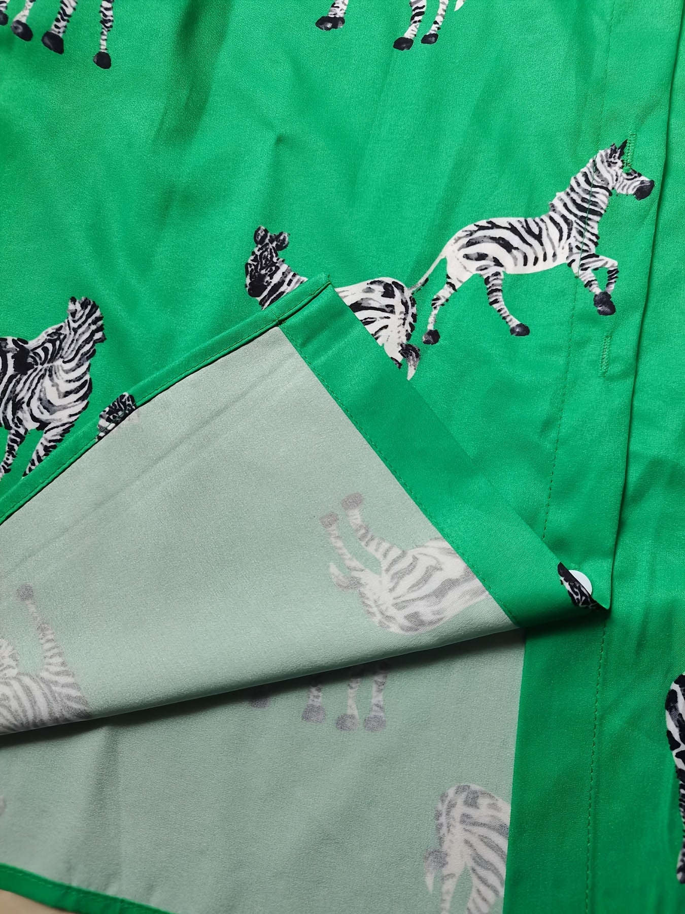 Blusa de poliéster de manga larga con estampado de animal y talla plus para mujer