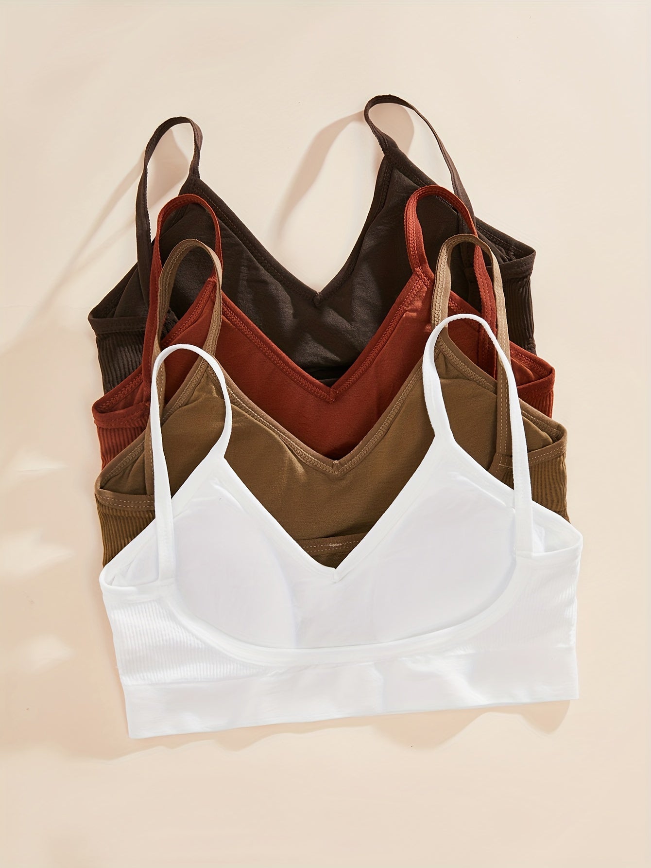 Big U ichki kiyim to'rt rangda mavjud.