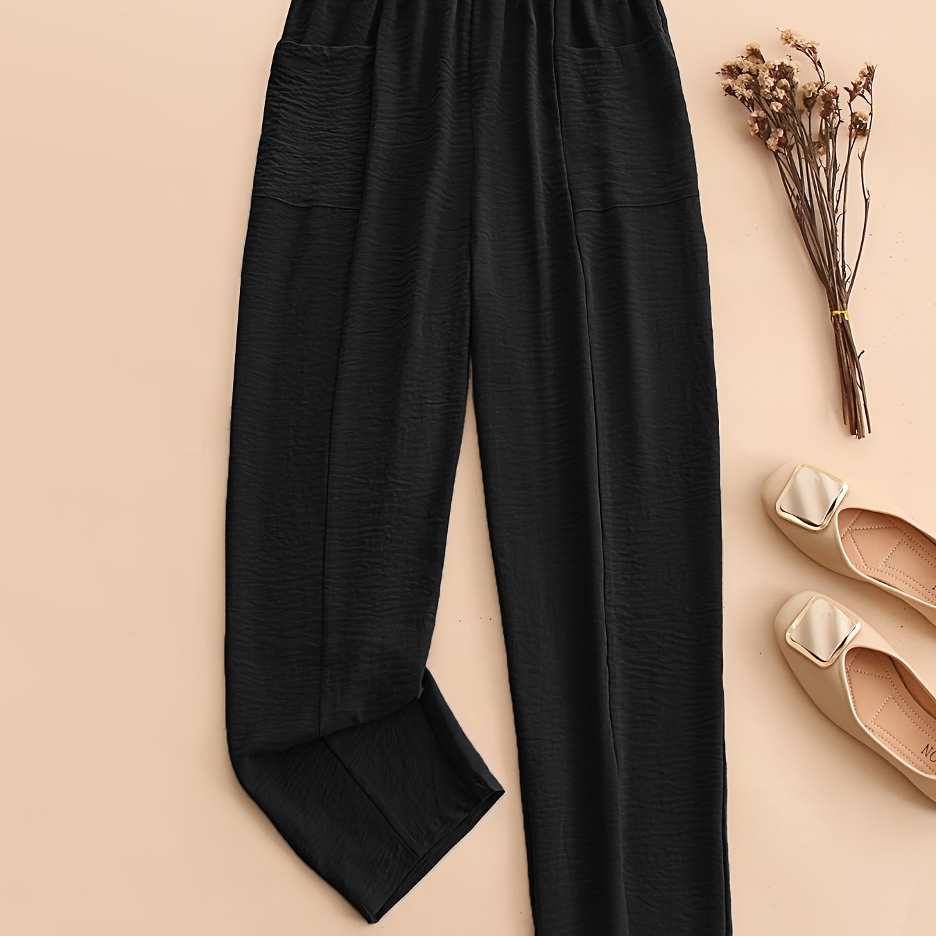 Yoz va bahor uchun ayollar uchun plussiz o'lchamdagi cho'ntakli, elastik belga ega bir rangli plussiz shimlar.