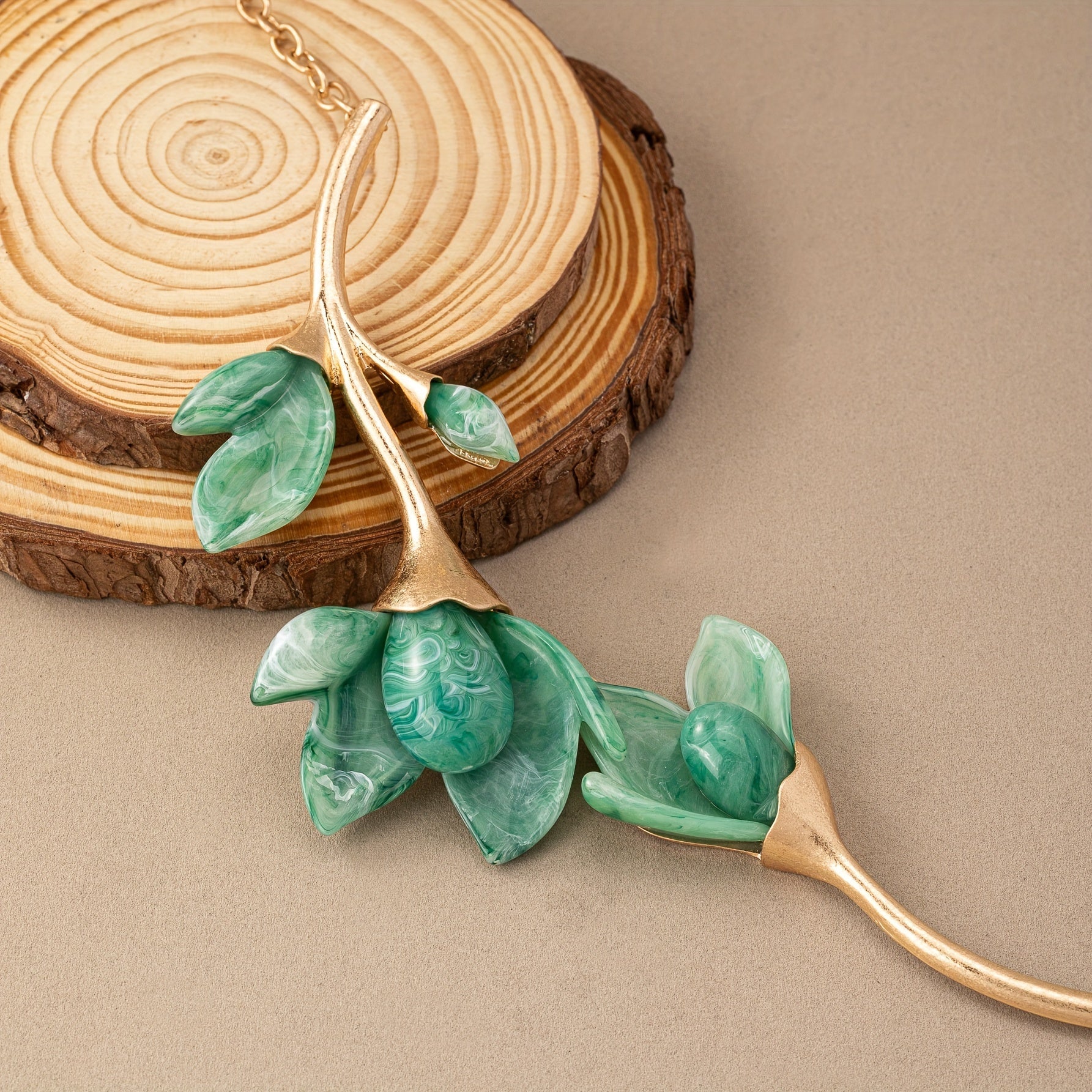 Zinс qotishma pendanti bo'lgan Elegant Vintage Bohemian uslubidagi marvarid gul, sovg'alar yoki ta'tillar uchun mukammal, hashamat va go'zallikni tarqatadi.