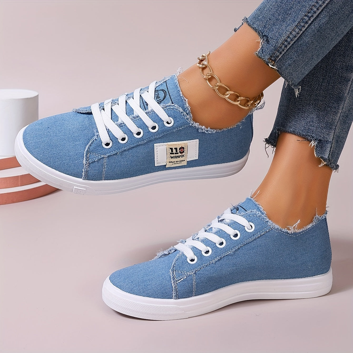 Women's Canvas Sneakers Breathable Flat Shoes with Round Toe and Lace-Up